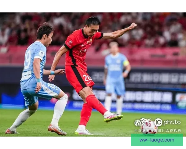 中超精彩瞬间上海海港狂砍六球书写辉煌战绩 中超精彩瞬间上海海港狂砍六球书写辉煌战绩